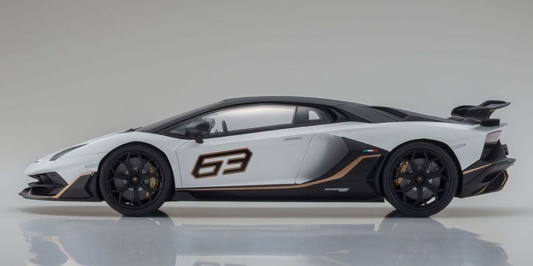 【土曜限定価格】【希少】京商　ランボルギーニ　アヴェンタドールSVJ63