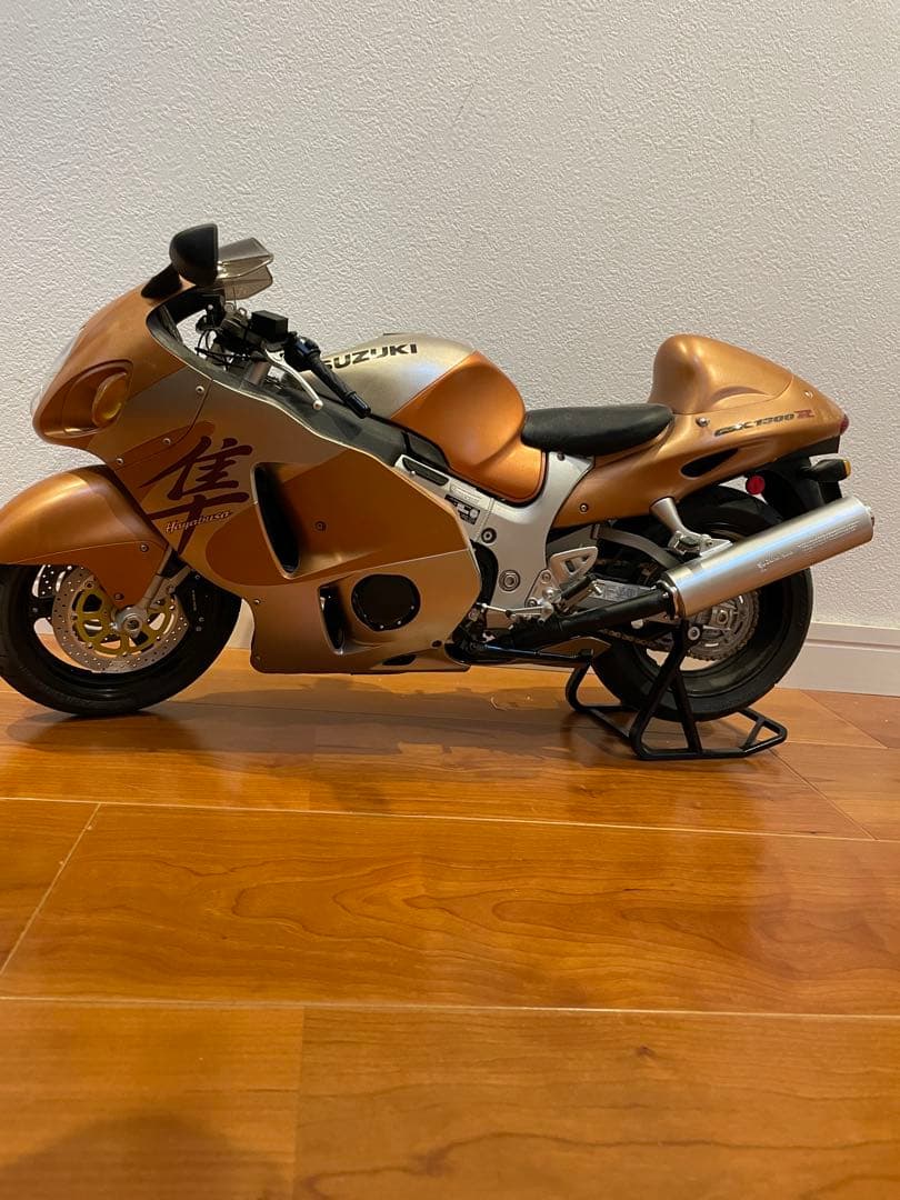 ディアゴスティーニ 1/4 スズキGSX1300R 隼 完成品