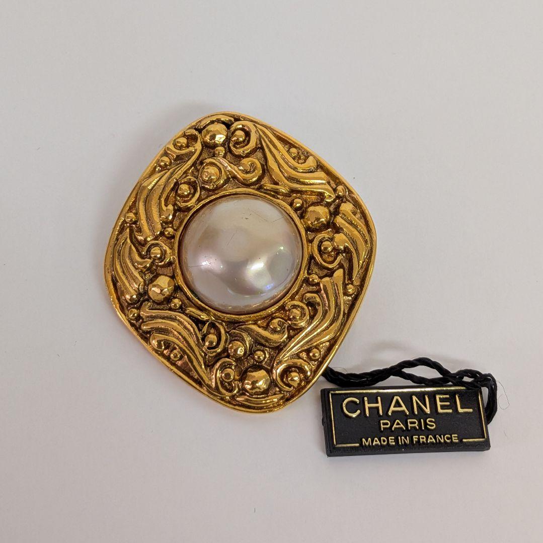 た*や様 Z181/CHANEL フェイクパール 菱形 ブローチ ゴールド シャ