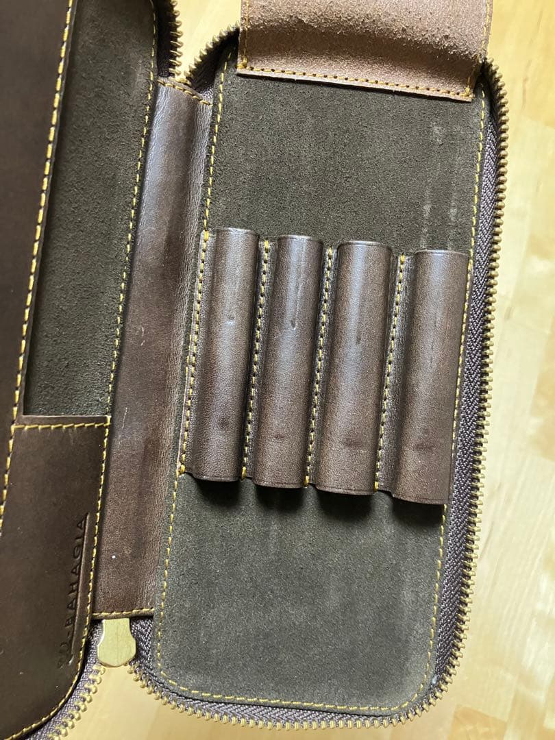 ババギア ペンケースラウンドジップ型 プエブロ タバコ/ブッテローブラウン