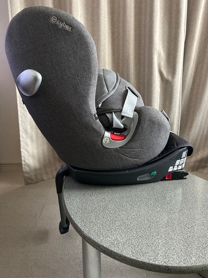 チャイルドシート cybex sirona plus マンハッタングレー