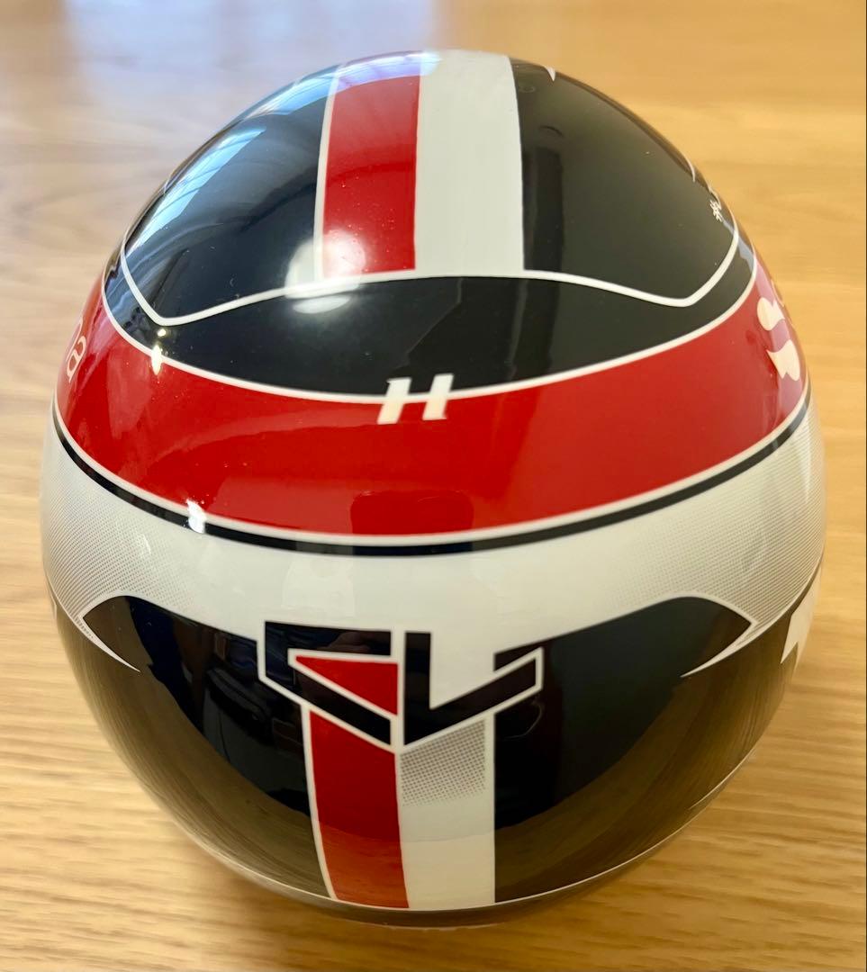 C.ルクレール フェラーリF1-75 1/18、アルファロメオ1/2ヘルメット