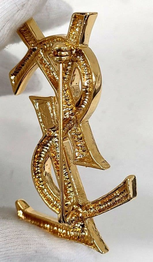 AMH12 イヴサンローラン 美品 カサンドラ YSLロゴブローチ