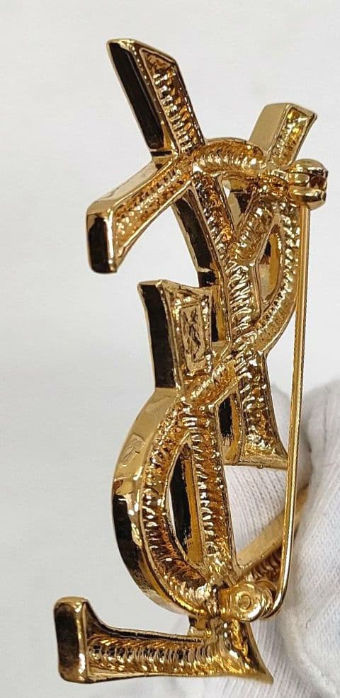 AMH12 イヴサンローラン 美品 カサンドラ YSLロゴブローチ