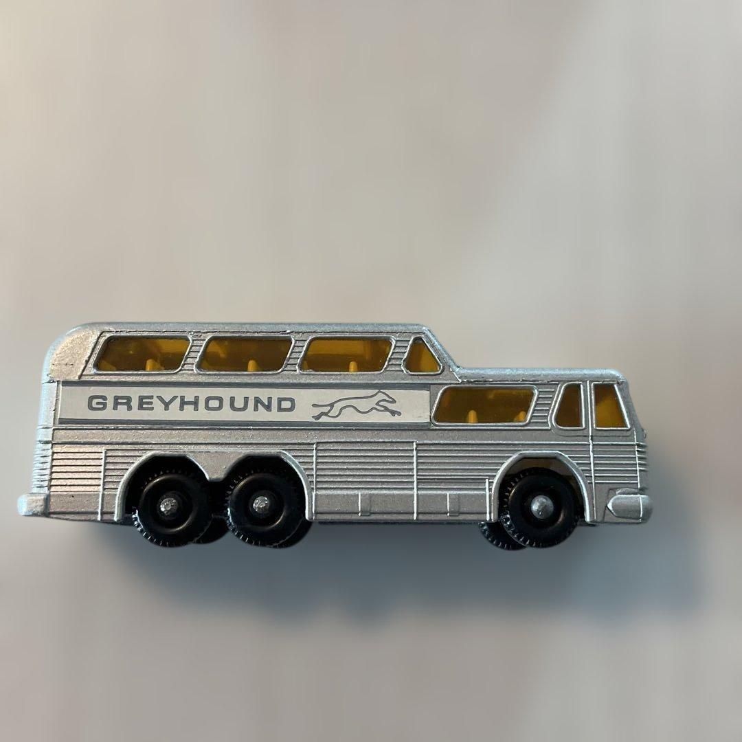 ミニカー　マッチボックス　66 グレイハウンドコーチ