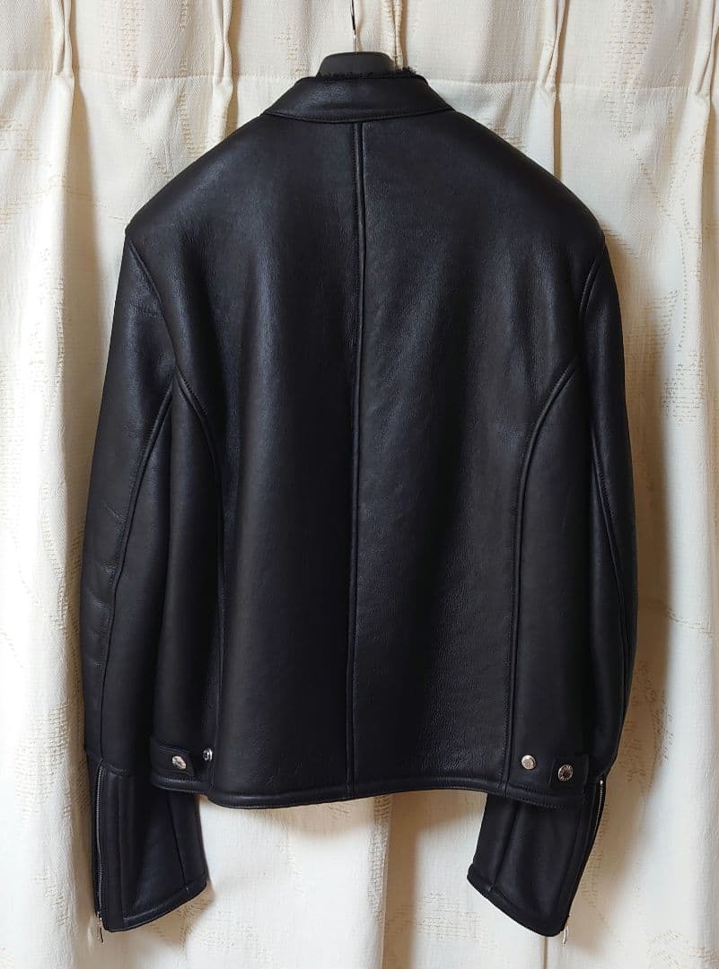 エンメティ アッカ H 黒 48 ムートン ジャケット 干場 EMMETI