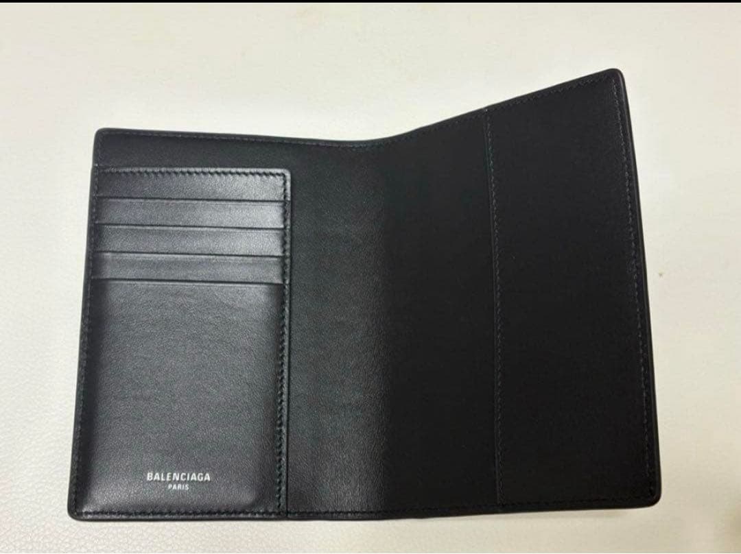【30%オフ‼️未使用】BALENCIAGA パスポートケース　バレンシアガ
