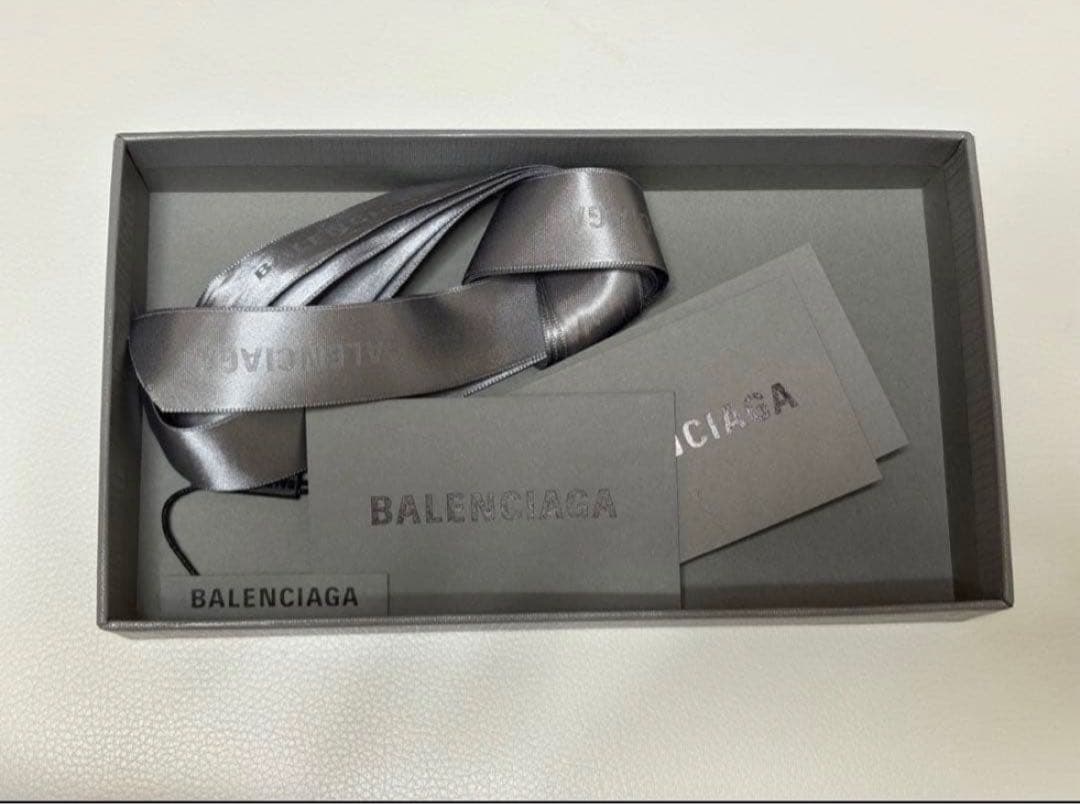 【30%オフ‼️未使用】BALENCIAGA パスポートケース　バレンシアガ