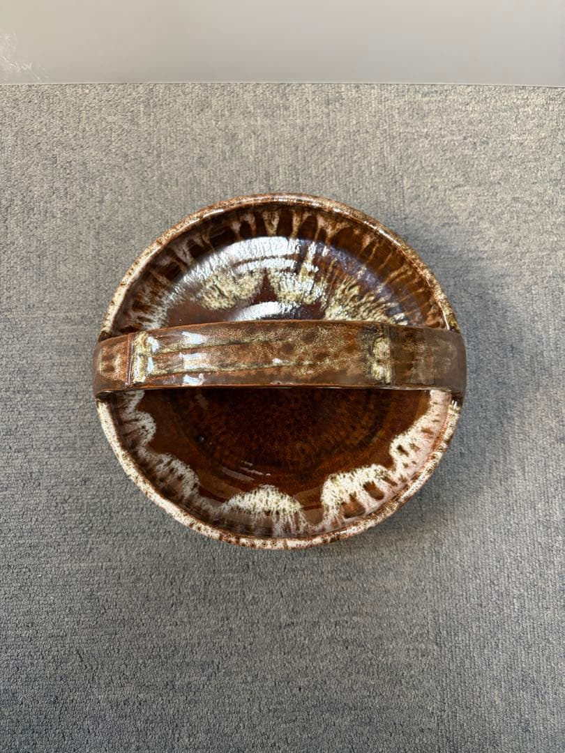 取っ手付き陶器皿 茶色と白のグラデーション