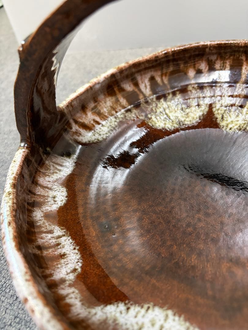 取っ手付き陶器皿 茶色と白のグラデーション