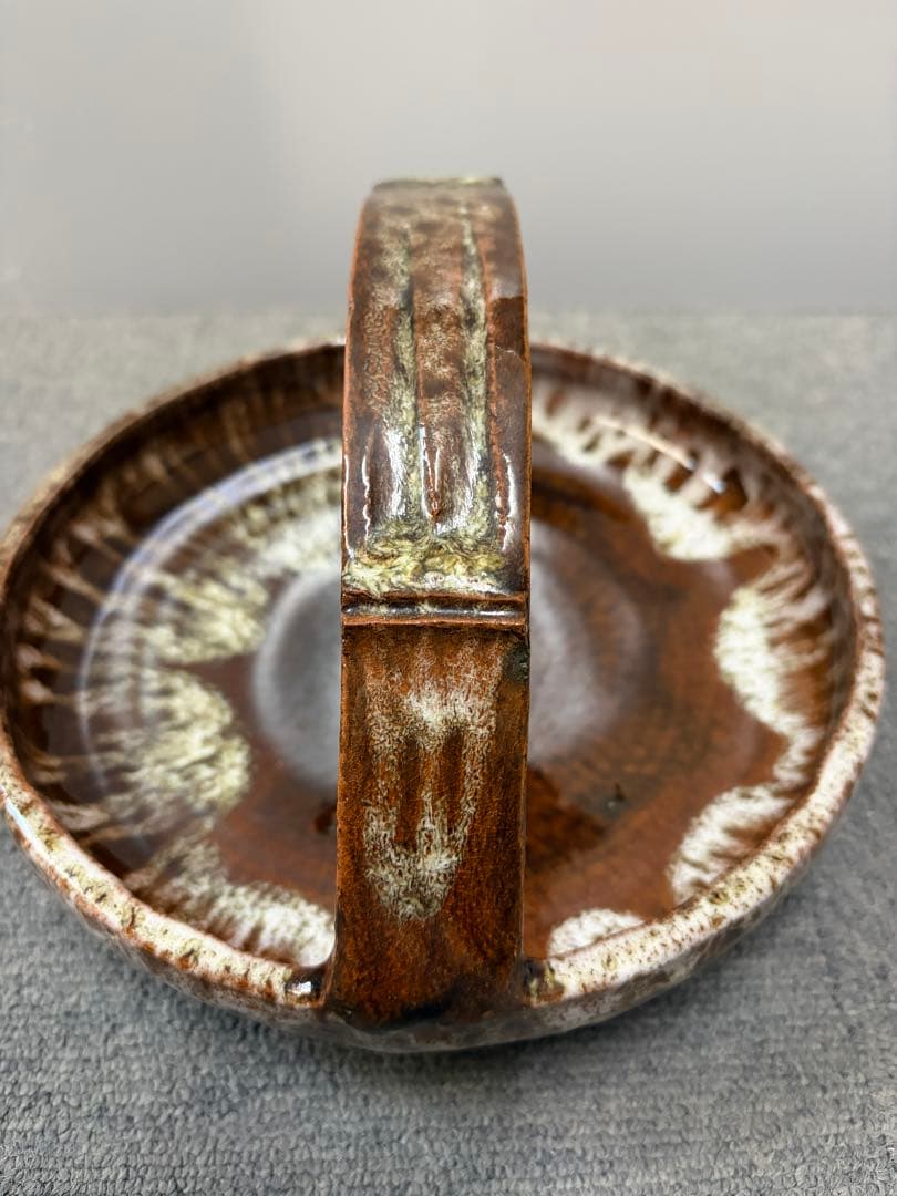 取っ手付き陶器皿 茶色と白のグラデーション