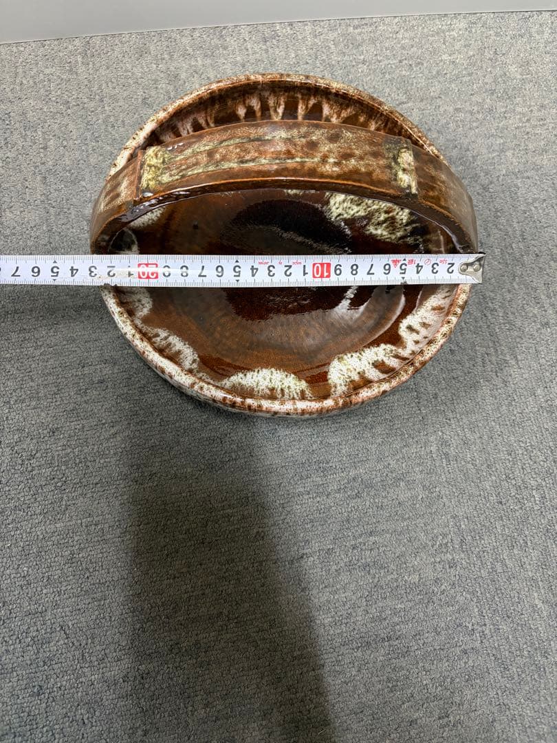 取っ手付き陶器皿 茶色と白のグラデーション