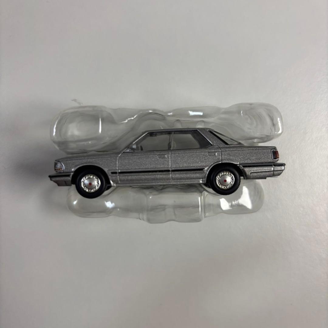 トミカ　TOMY TEC 黒箱　レア　85年式 レパード　セドリック　廃盤