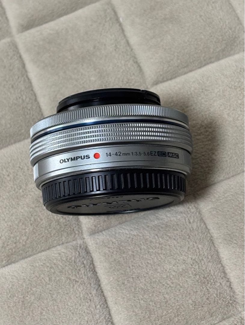 OLYMPUS OM-D ミラーレス一眼