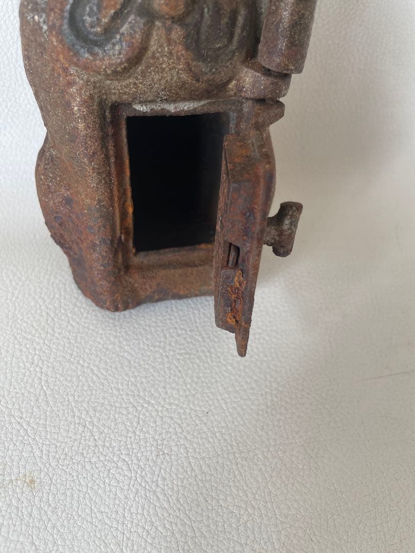 鉄製 招き猫 金庫 明治期 まねきねこ 金庫型 まねき猫 時代物 鍵無し サビ有