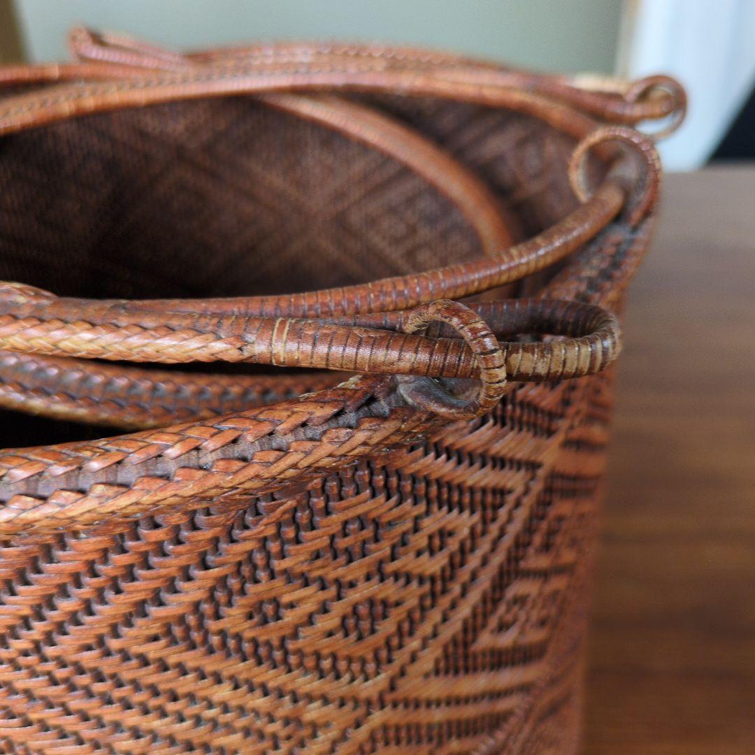ヴィンテージ籠　民藝　東北　山葡萄　籐籠　昭和レトロ　あけび　手仕事　アタ