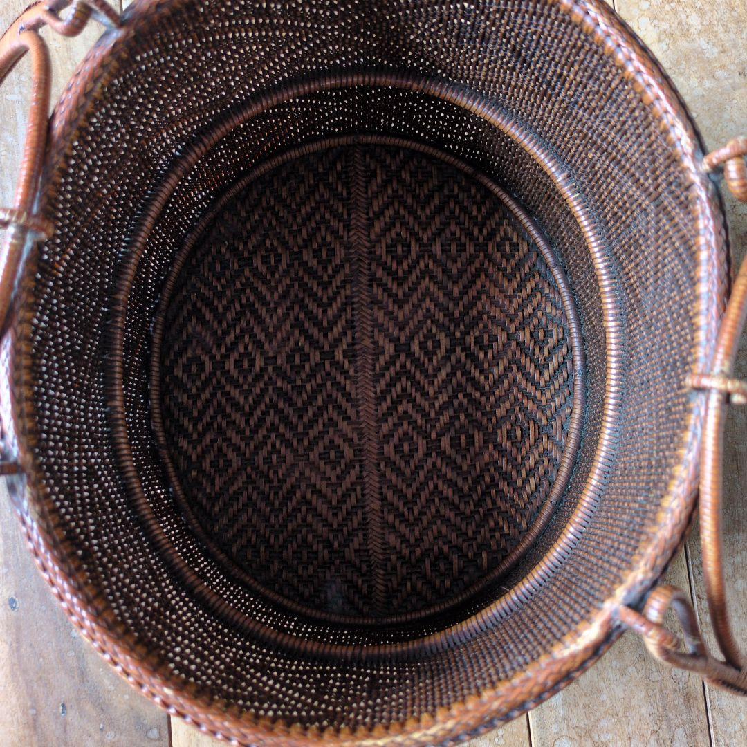 ヴィンテージ籠　民藝　東北　山葡萄　籐籠　昭和レトロ　あけび　手仕事　アタ