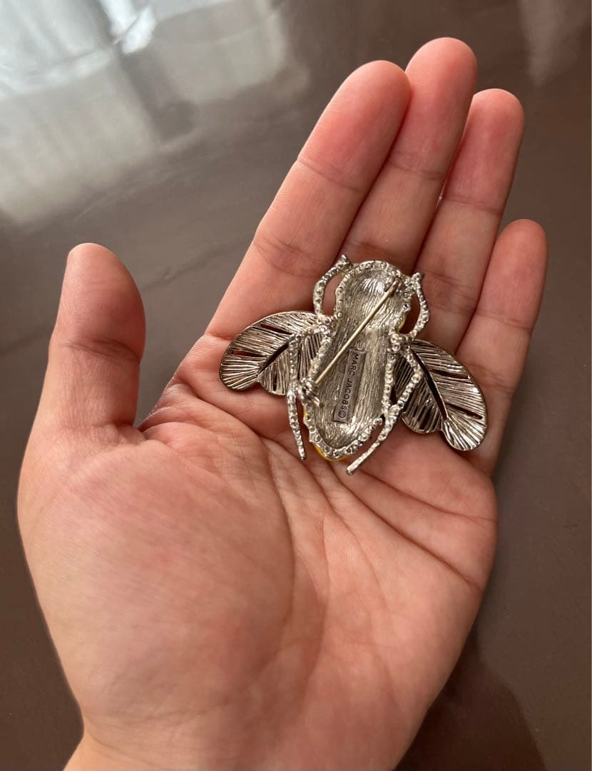 【ハッチ】マークジェイコブス 蜂 Bee 黄色 ブローチ バッジ 動物