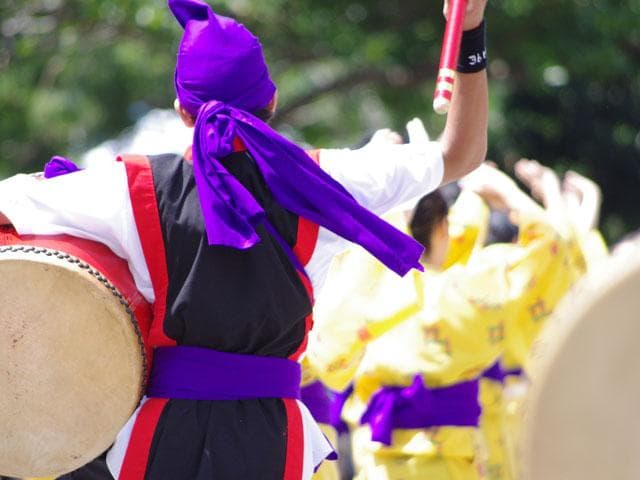 新品未使用(送料無料)19.980円　Nエイサー大太鼓30cmバチ付き