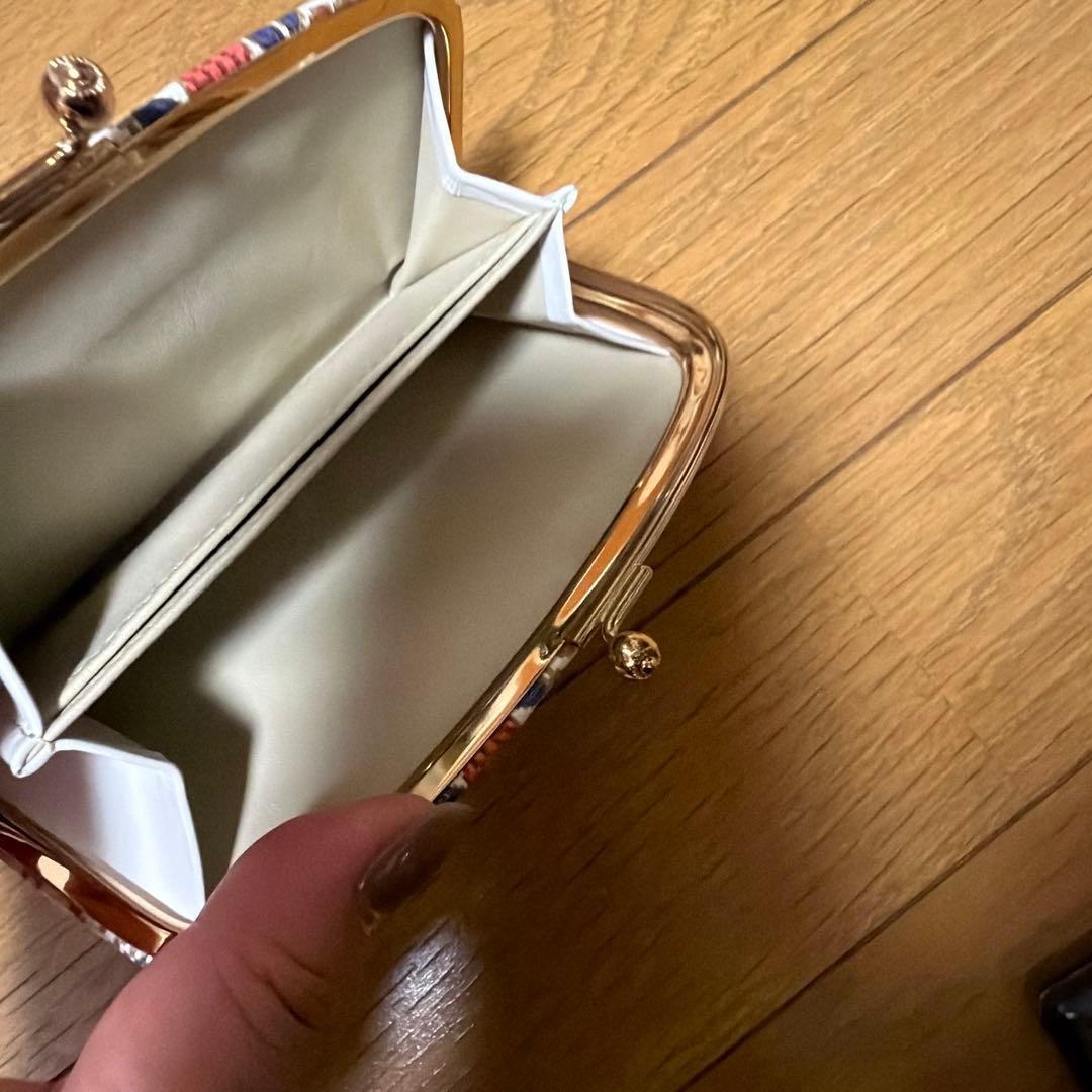 水金の文庫革　がま口財布、バラ柄