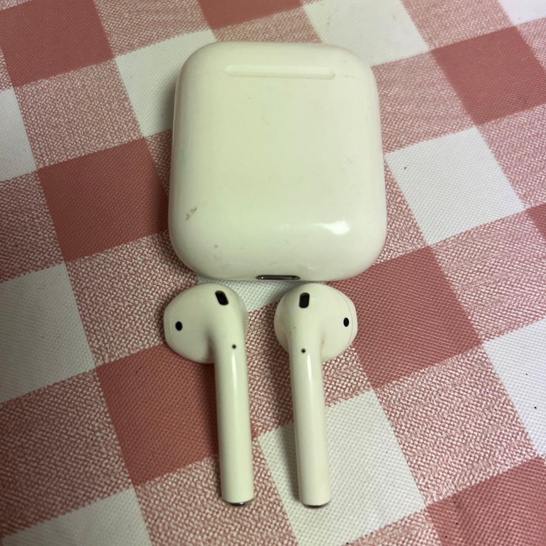 Apple AirPods 中古品　ケースとイアホンセット