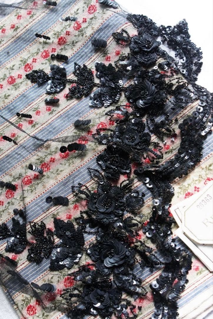 フランスアンティーク　オートクチュール刺繍 リュネビル刺繍　ピース　希少