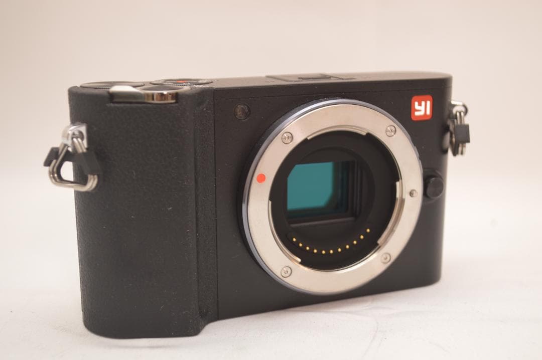 ✨希少美品✨ Xiaomi YI-M1 ミラーレスカメラ 本体のみ
