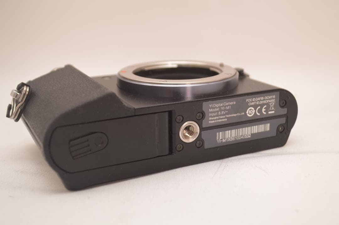 ✨希少美品✨ Xiaomi YI-M1 ミラーレスカメラ 本体のみ