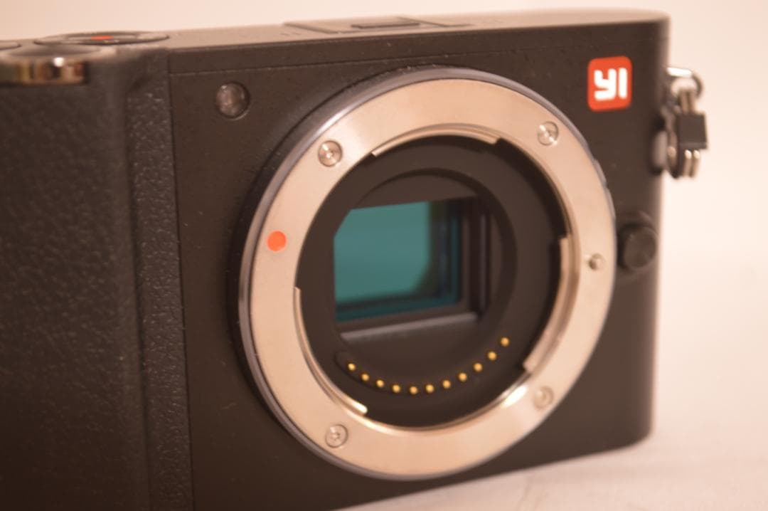 ✨希少美品✨ Xiaomi YI-M1 ミラーレスカメラ 本体のみ