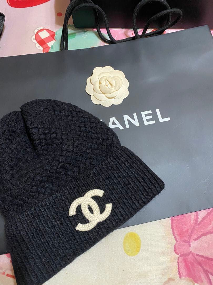 本日お値下げCHANEL ❤️美品黒 ニット帽 編み込みデザイン