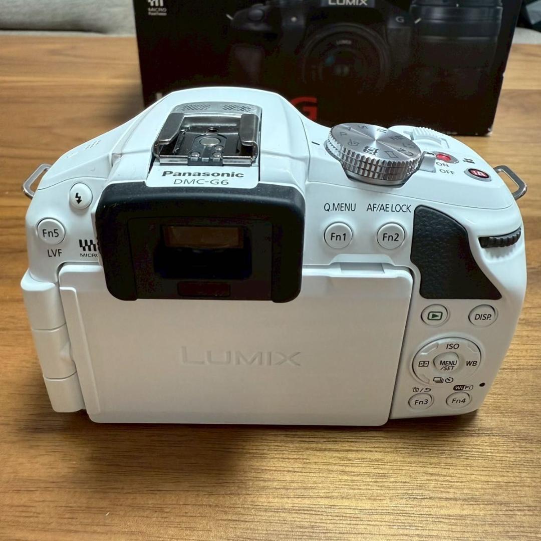【極美品】パナソニック LUMIX DMC-G6W ダブルズームレンズキット