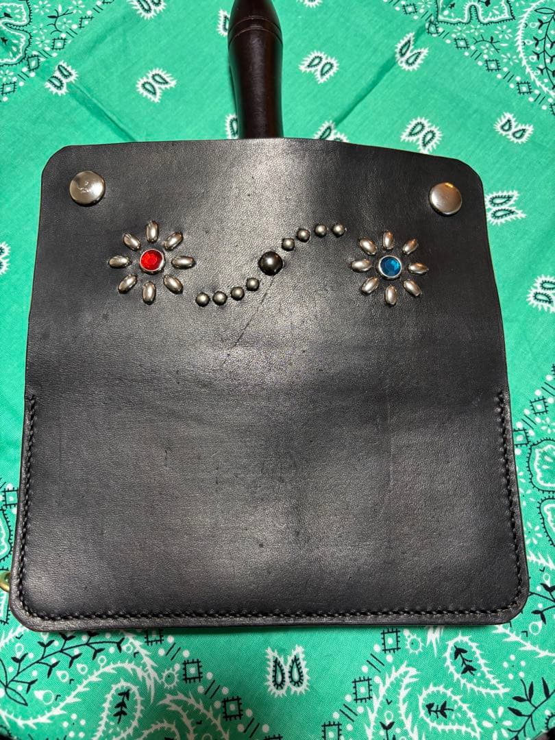 トラッカーウォレット　三層　丘染め　レザークラフト　ハンドメイド　スタッズ