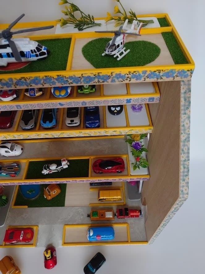 トミカ木製手作り駐車場（スモ－ルイエロ－）SY02