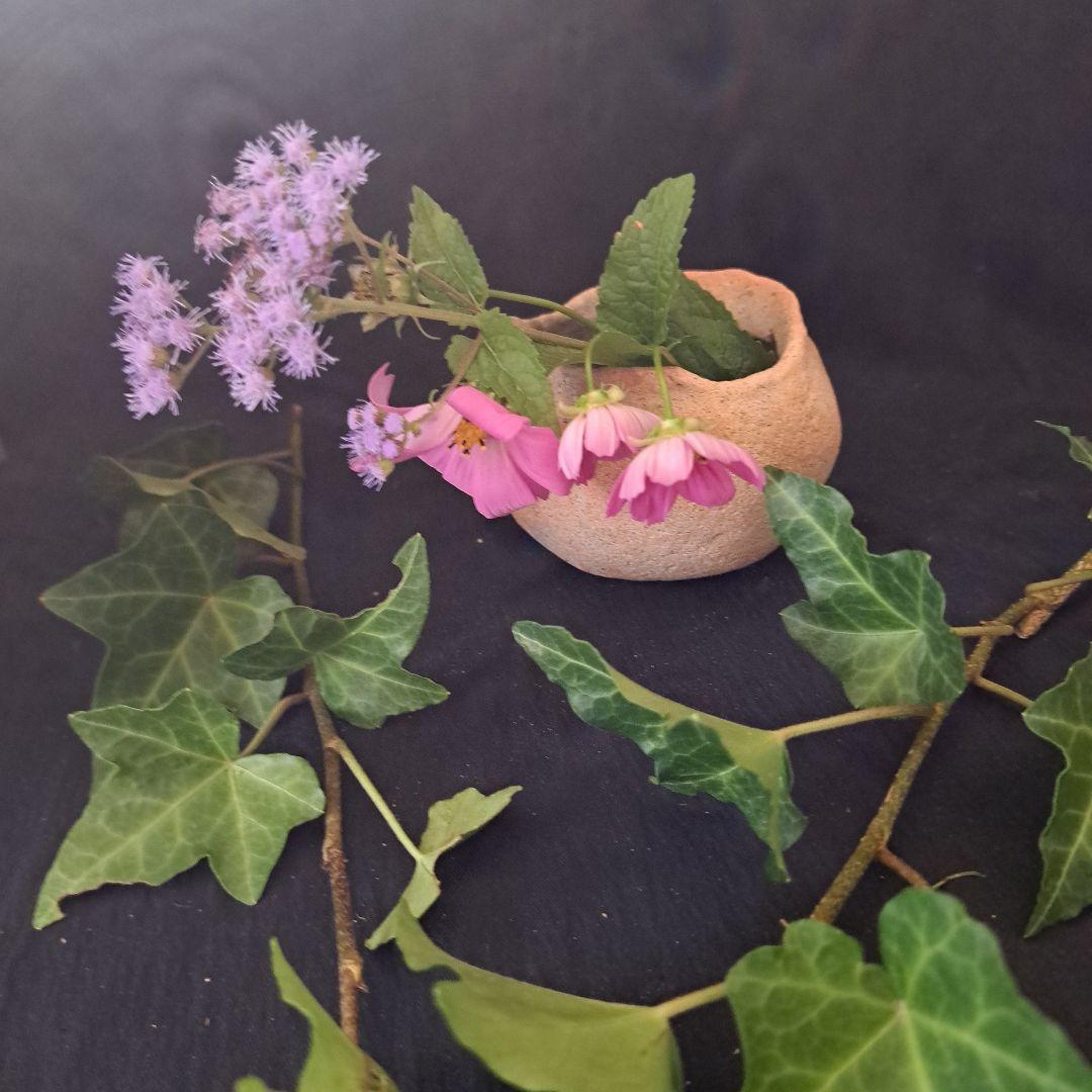 「弥生土器に花を活ける①」 弥生種壺-祭器(直径8.5cm) 2客セット 骨董ア