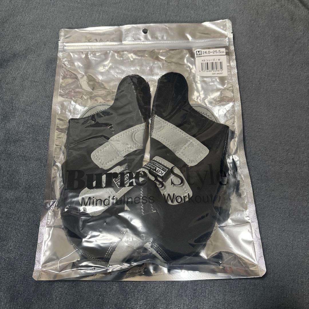 【新品未使用】バーネススタイル　キックボクシング　グローブMシューズM
