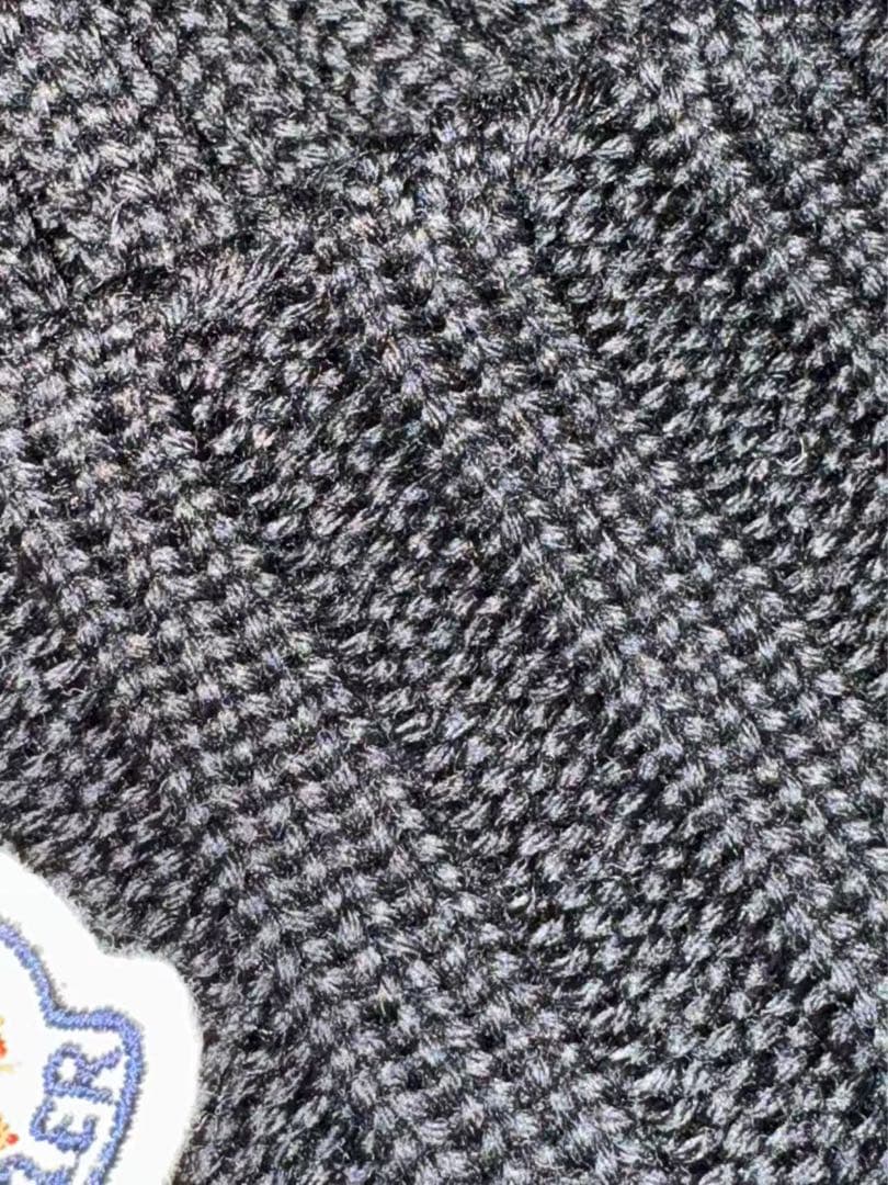 MONCLER ポンポン付き ブラックニット帽