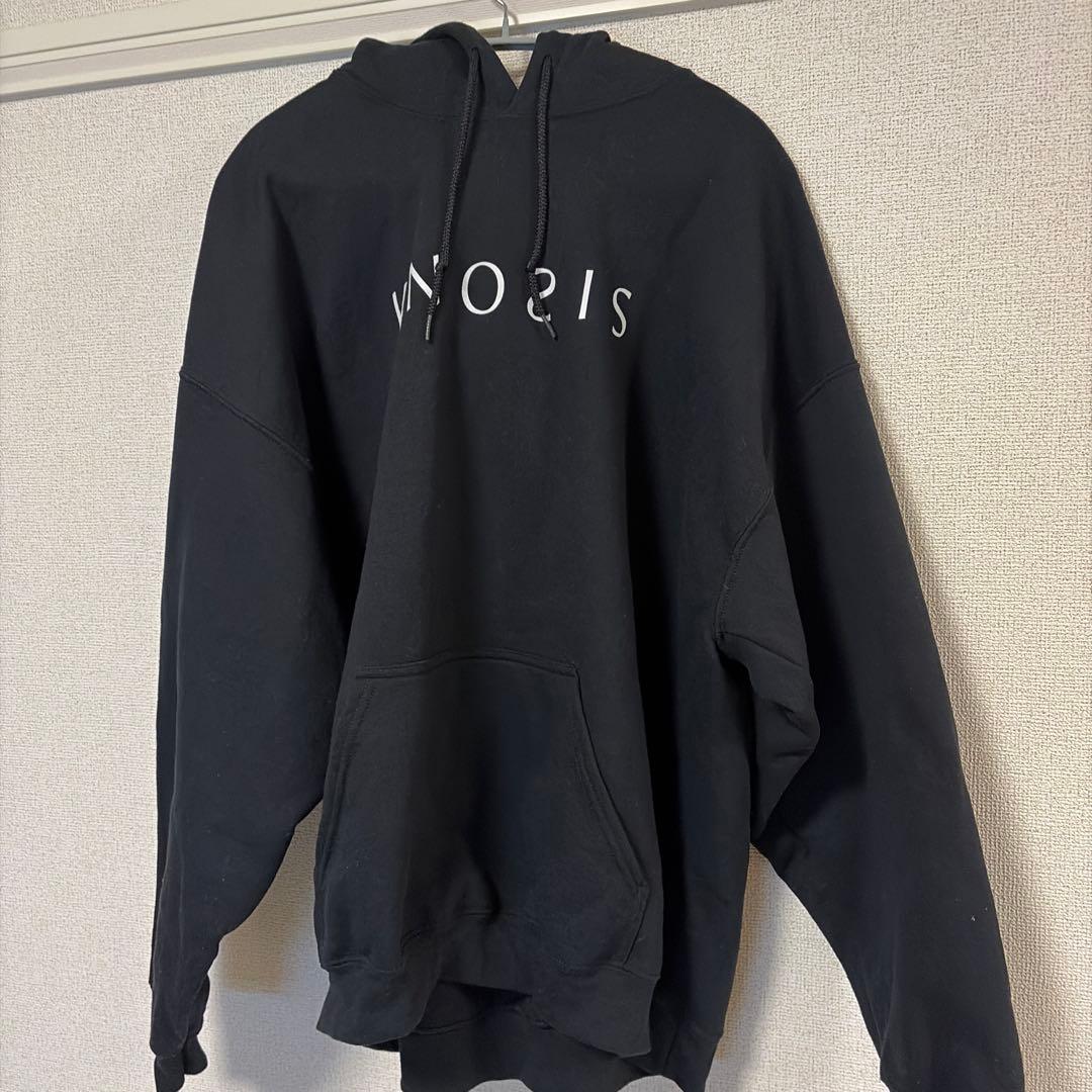 KNOSIS 蛇刺繍 フード付きパーカー 黒
