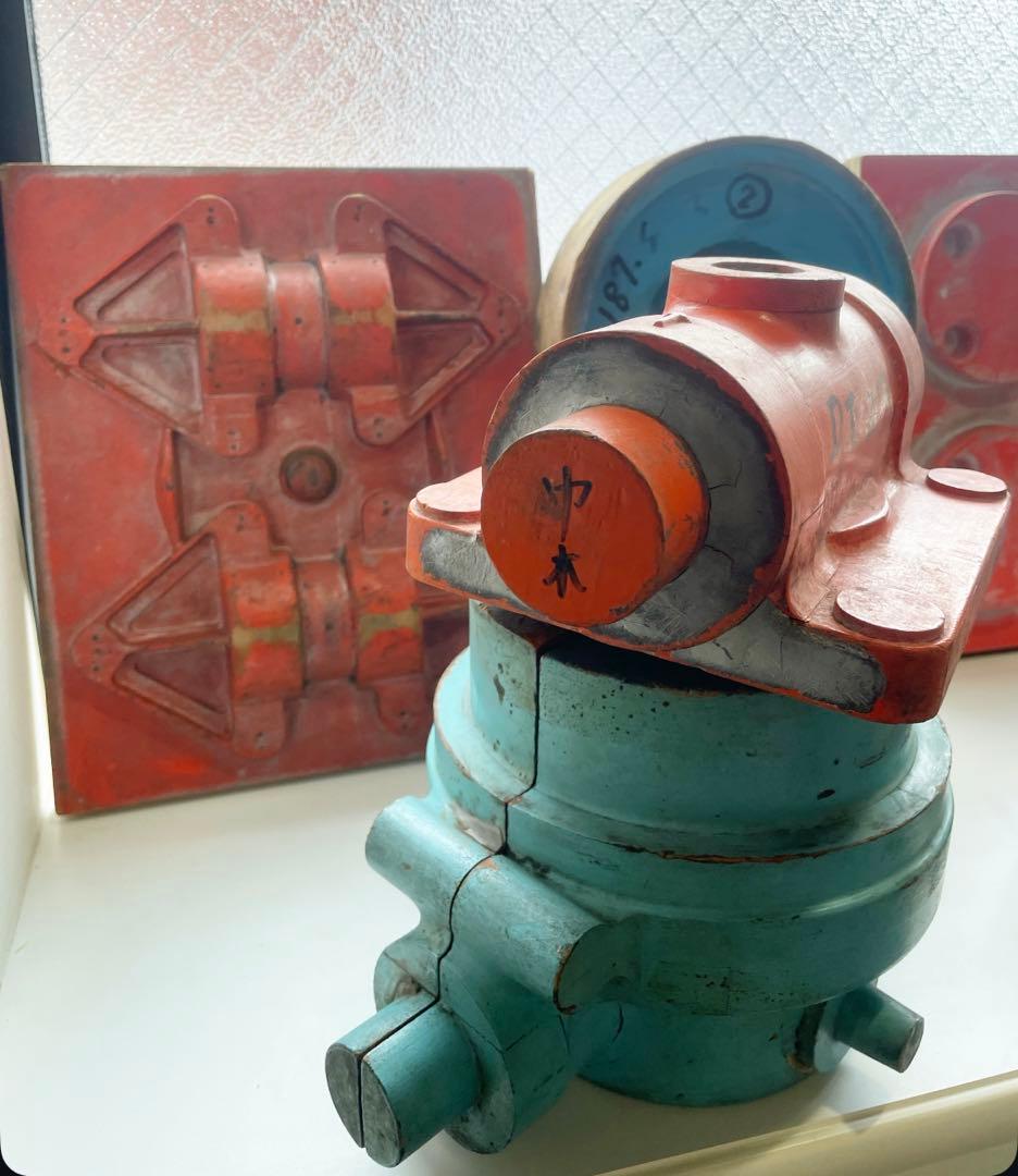 昭和レトロ　木製　型　工業型　木彫り　彫刻　オブジェ　11個　詳細不明。