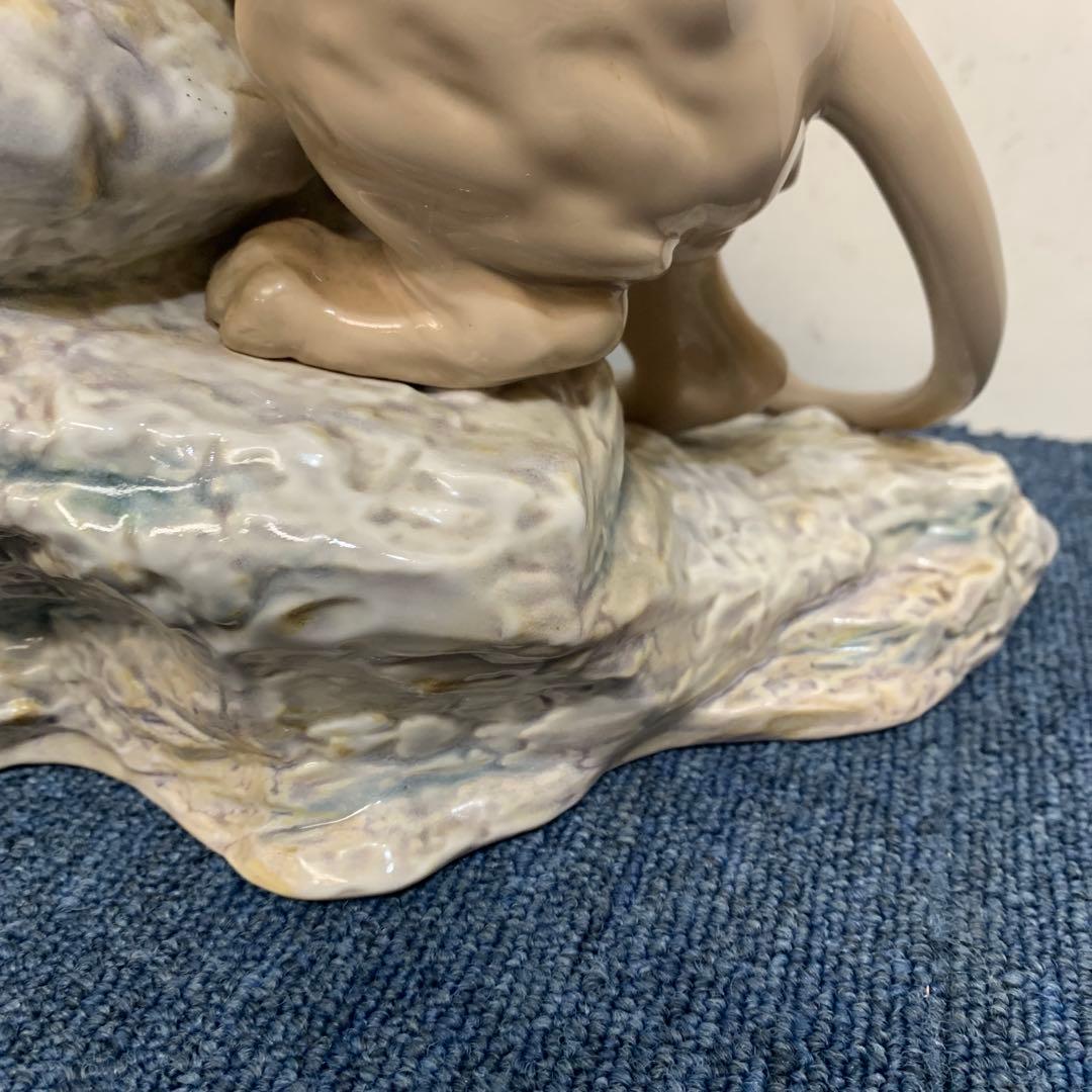 リヤドロ 草原の勇者 ライオン 置物 01008656 LLADRO 置物