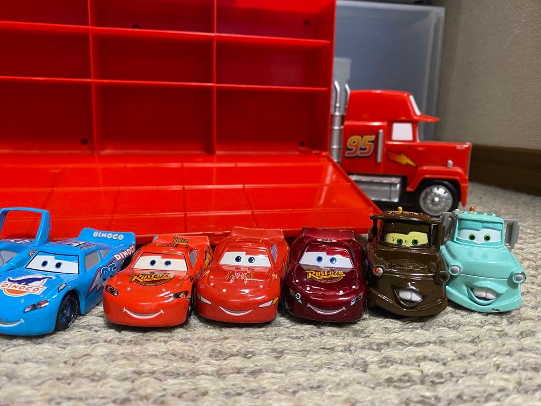 Disney カーズ　マックイーンのトレーラーセット