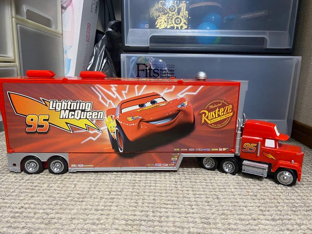 Disney カーズ　マックイーンのトレーラーセット