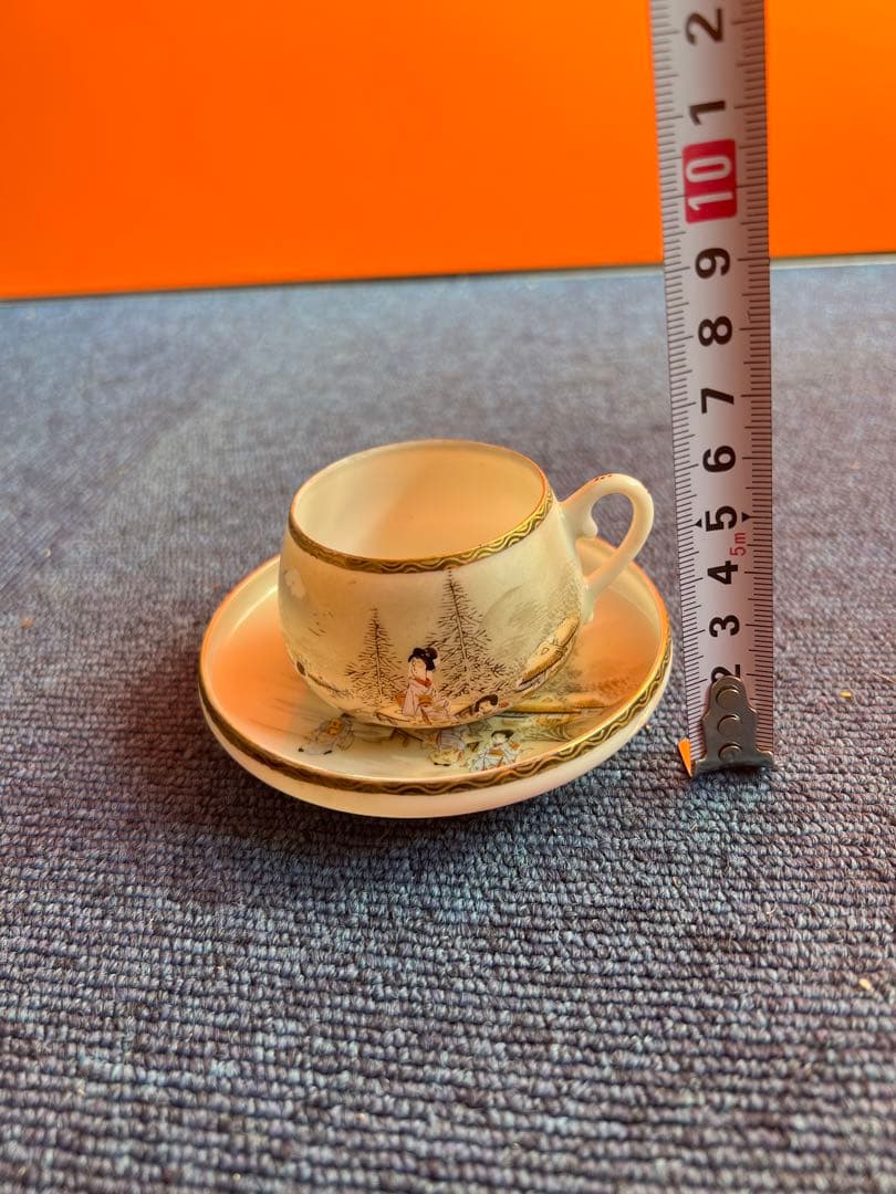 964  明治期　英国里帰り品　色絵陽刻美人富士文卵殻手　カップ＆ソーサー