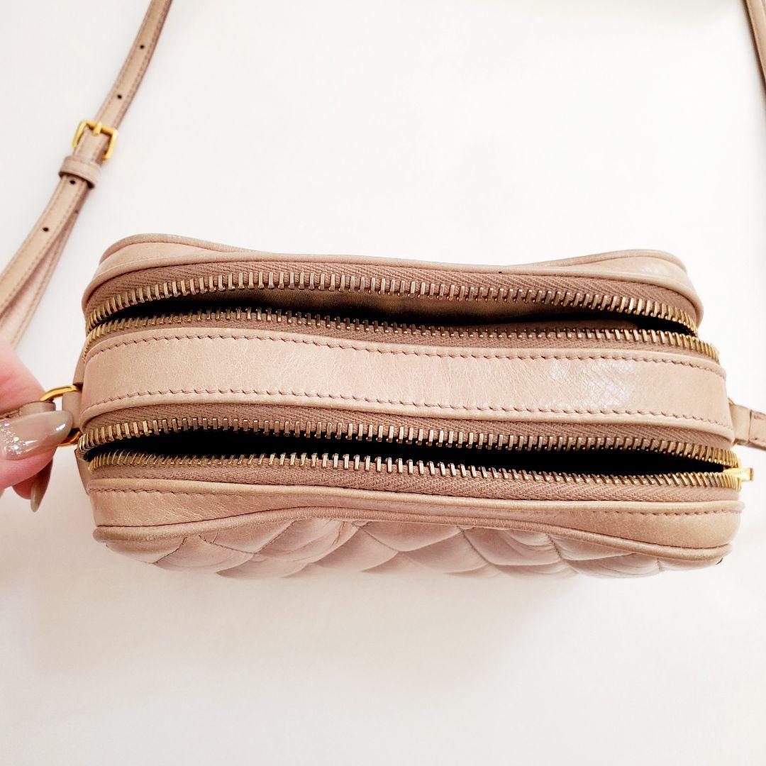 miu miu キルティング レザー ショルダーバッグ ピンク ベージュ