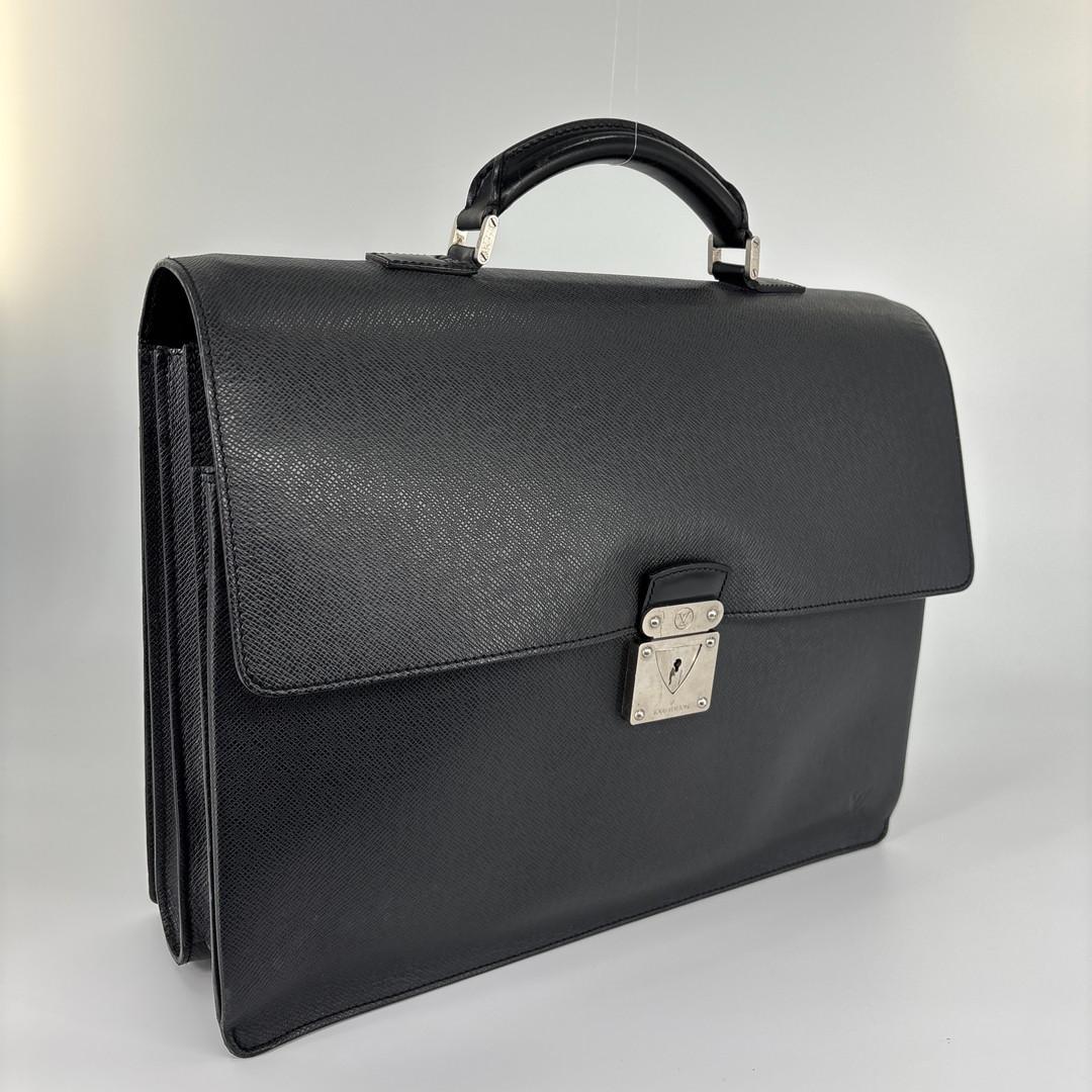 極美品 ルイヴィトン M31042 タイガ ロブスト2 ビジネスバッグ