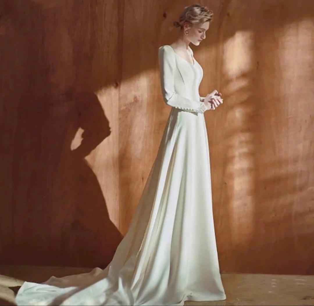 ホワイトウェディングドレス Aライン　長袖