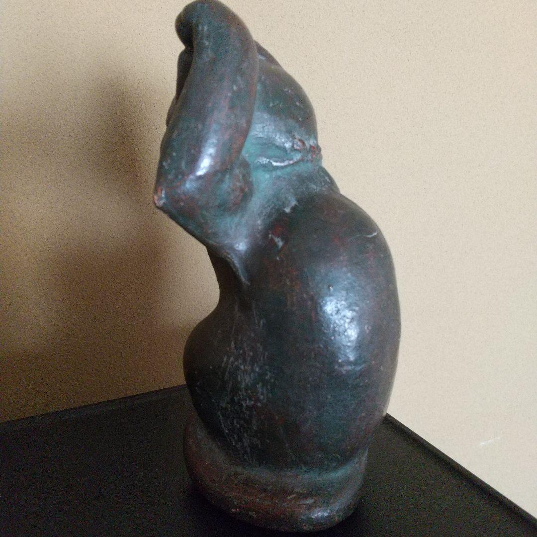 ブロンズ製猫の置物