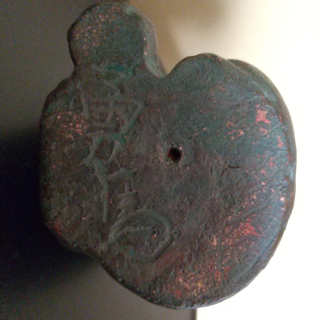 ブロンズ製猫の置物