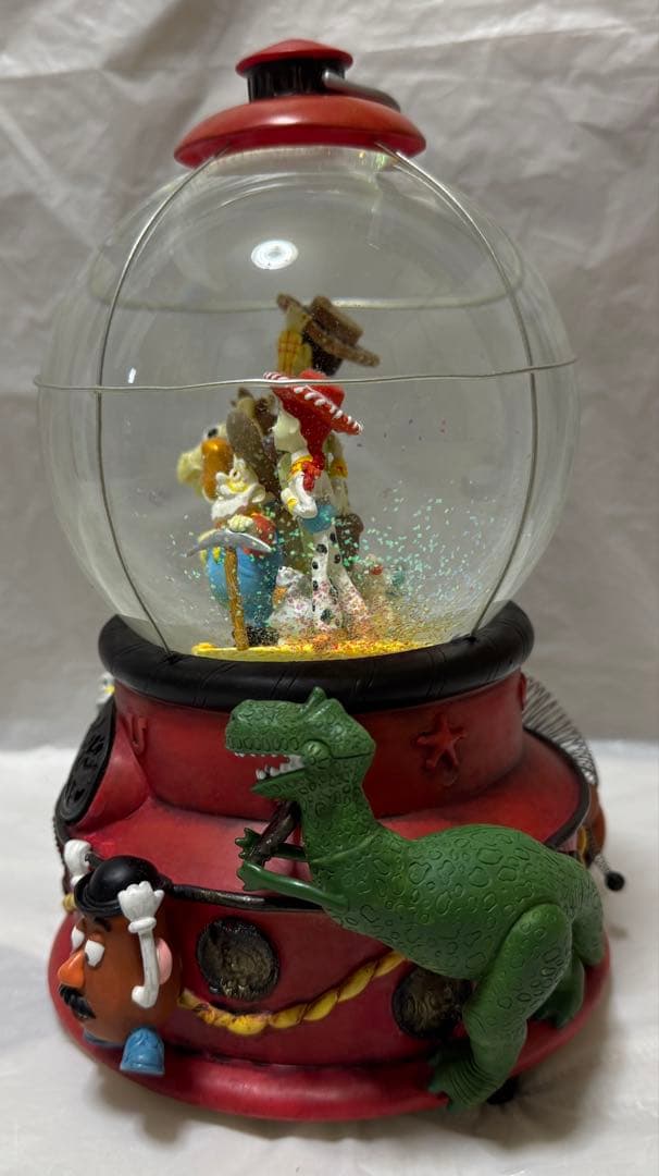 トイストーリー2 赤ランタン ライトアップ オルゴール付き スノーグローブ