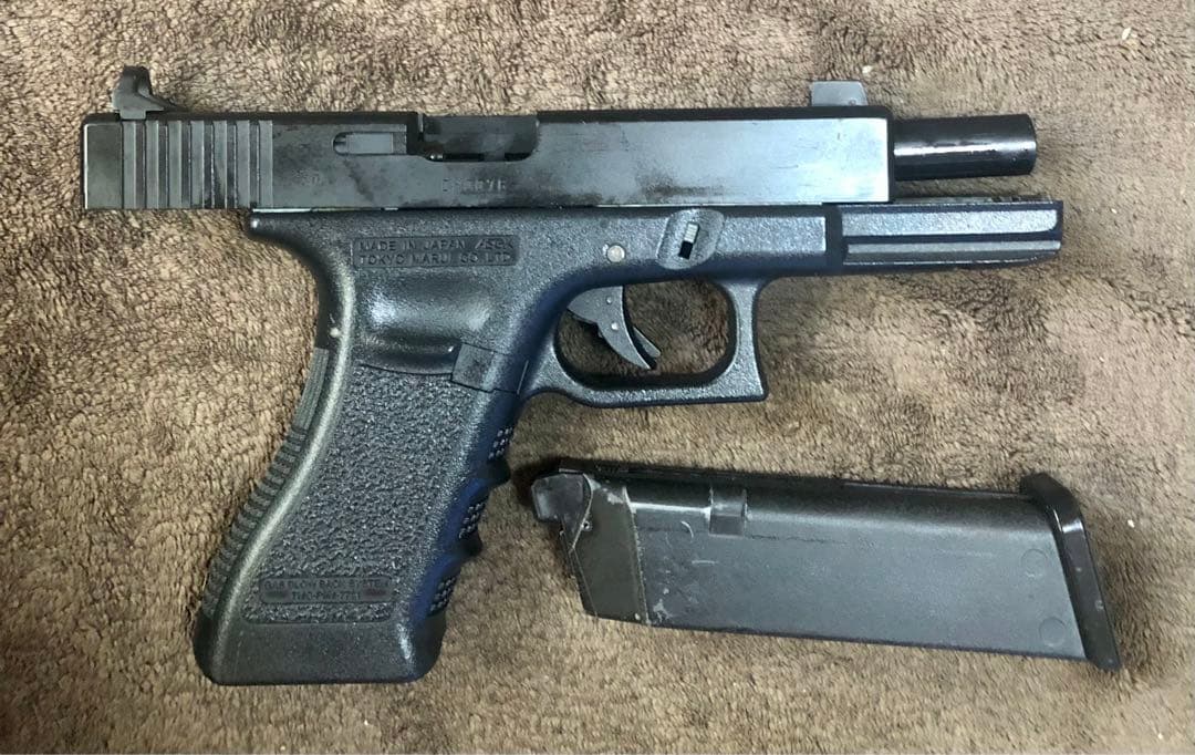 東京マルイ　ガスブローバックハンドガン　 グロック17 gen3 カスタム　中央