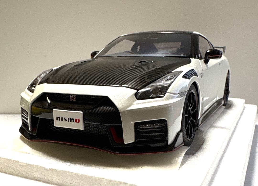 オートアート NISSAN GT-R(R35) 1/18 ニッサンGT-R